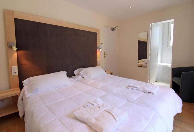 Номер Deluxe, The Originals Boutique, Hôtel Du Pont Roupt, Mende