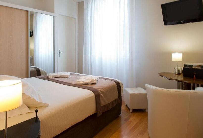 Номер Стандарт, The Originals Boutique, Hôtel Du Pont Roupt, Mende