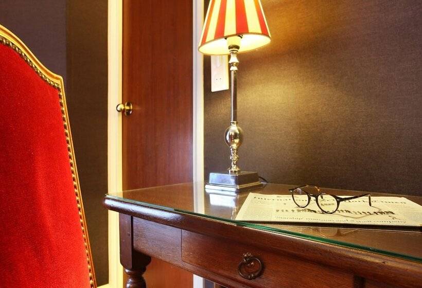 Camera Standard Individuale, Trianon Rive Gauche