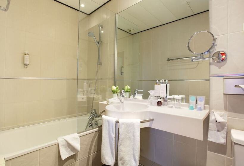 Camera Standard, Trianon Rive Gauche