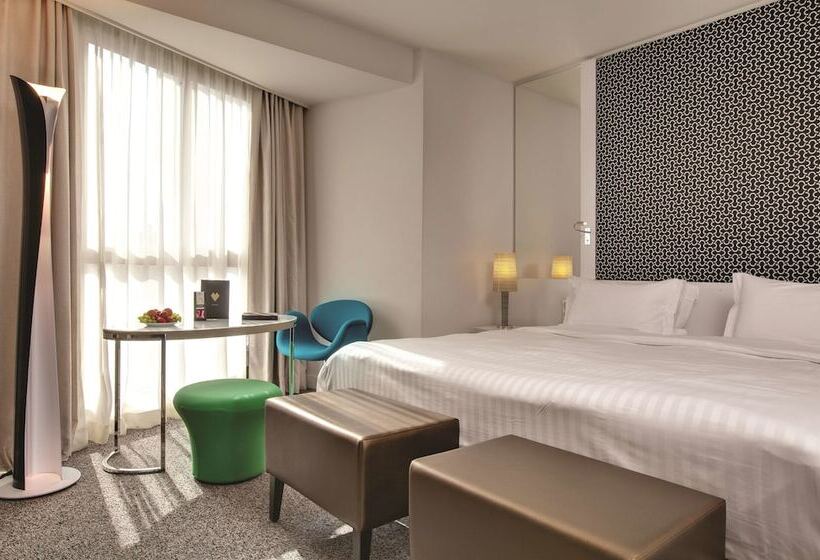 اتاق سوپریور, Etoile Maillot