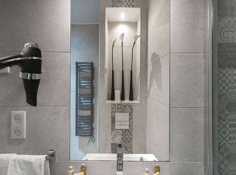 庭の見えるスタンダードトリプルルーム, Villa Victoria