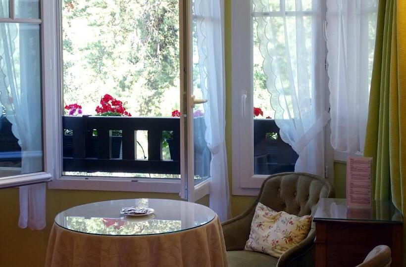 Номер Стандарт Вид на Сад, Ti Al Lannec Hotel   Restaurant & Spa