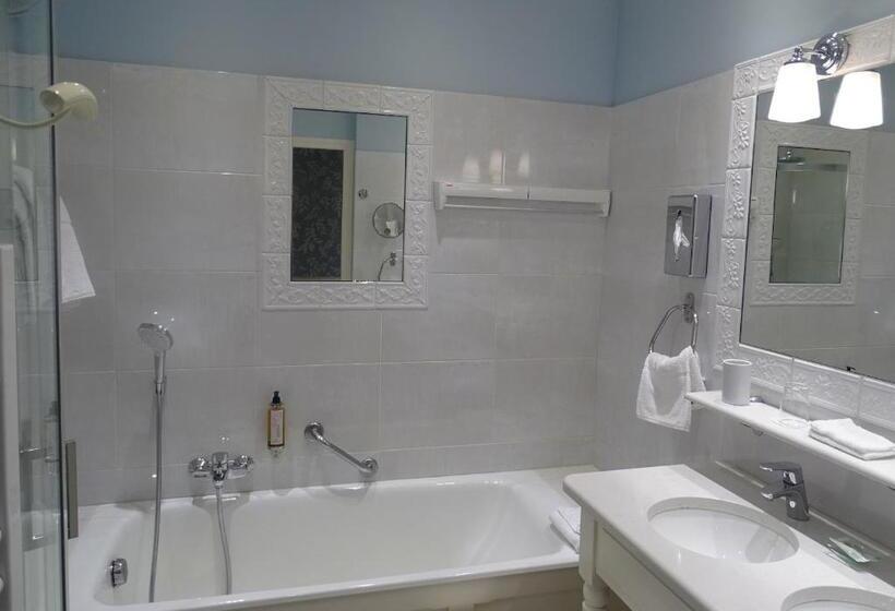 Triple Room Sea View, Ti Al Lannec Hotel   Restaurant & Spa