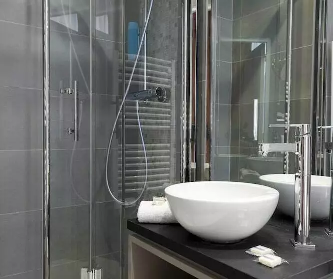コンフォートシングルルーム, Timhotel Montmartre