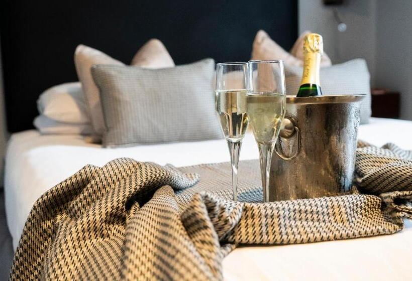 스탠다드 룸, Balmer Lawn