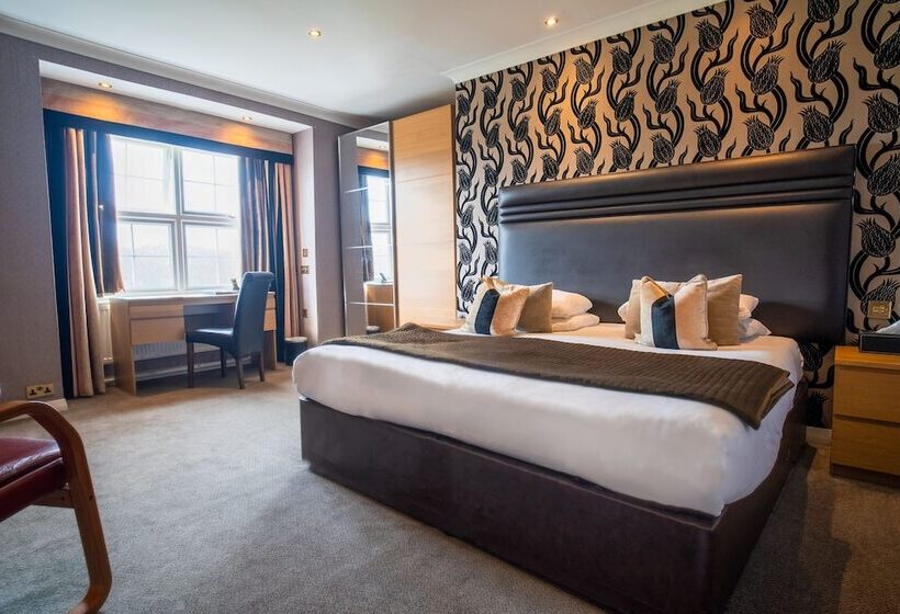 수피리어 룸, Balmer Lawn