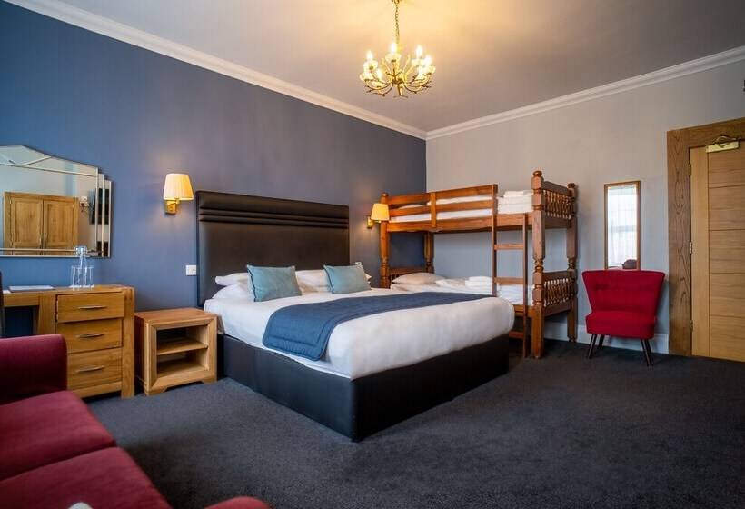 패밀리 룸, Balmer Lawn