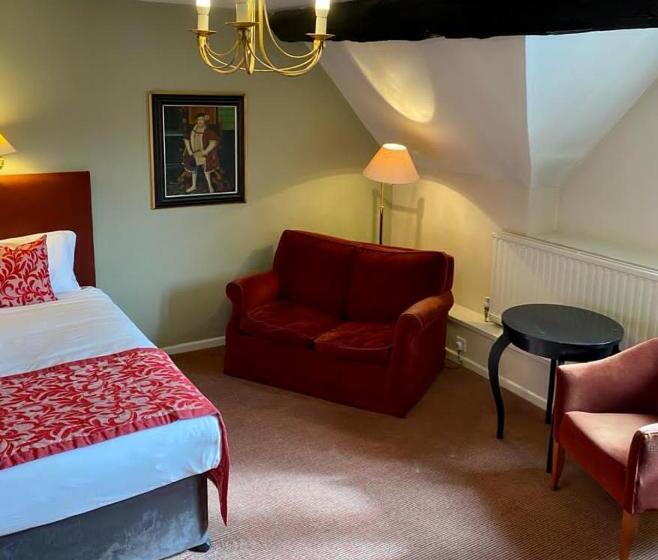 חדר קלאסי, Whately Hall