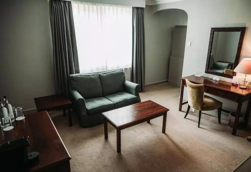 Suite, Whately Hall