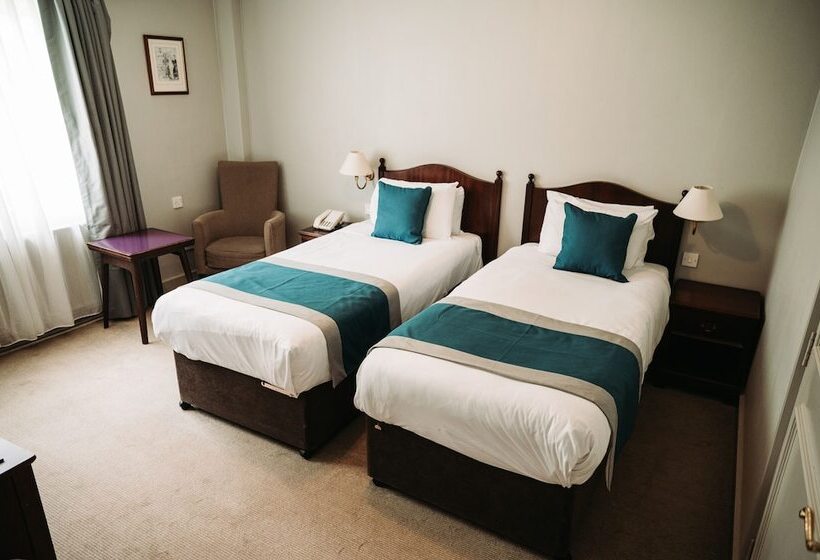 חדר קלאסי, Whately Hall