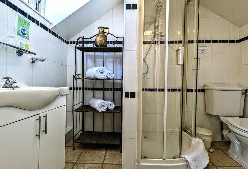 חדר סטנדרט, Brookside Hotel & Restaurant ,suitable For Solo Travelers, Couples, Families, Groups Education Trips