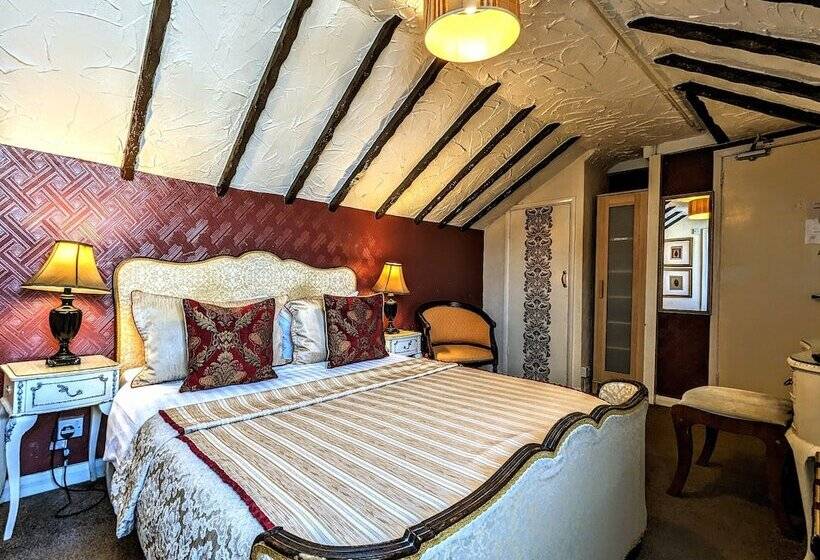 Номер Стандарт, Brookside Hotel & Restaurant ,suitable For Solo Travelers, Couples, Families, Groups Education Trips