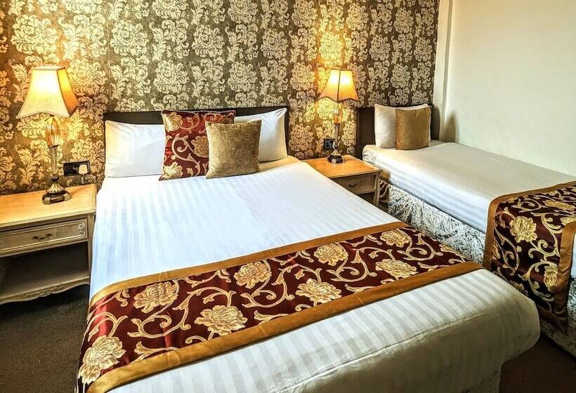 חדר משפחתי, Brookside Hotel & Restaurant ,suitable For Solo Travelers, Couples, Families, Groups Education Trips