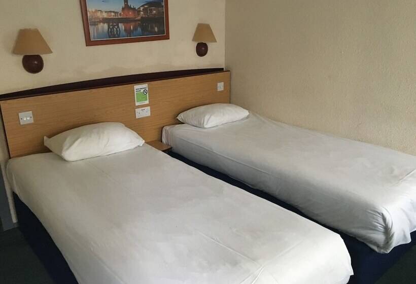 标准间, Campanile Cardiff