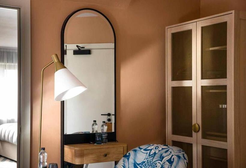 Стандартный Номер Кровать Кинг, The Relais Cooden Beach