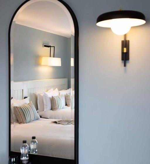 Семейный Номер, The Relais Cooden Beach