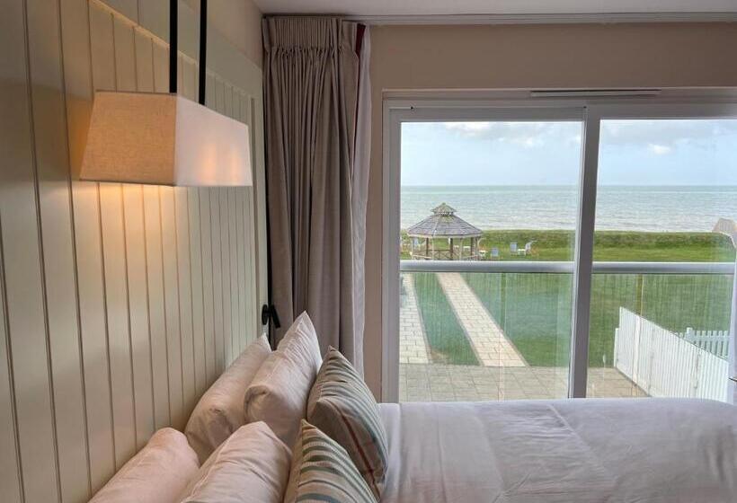 适合残疾人士使用的带超级大床的标准间, The Relais Cooden Beach