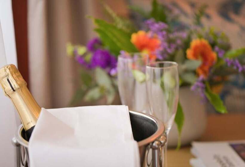 Номер Стандарт Индивидуальный, The Relais Cooden Beach