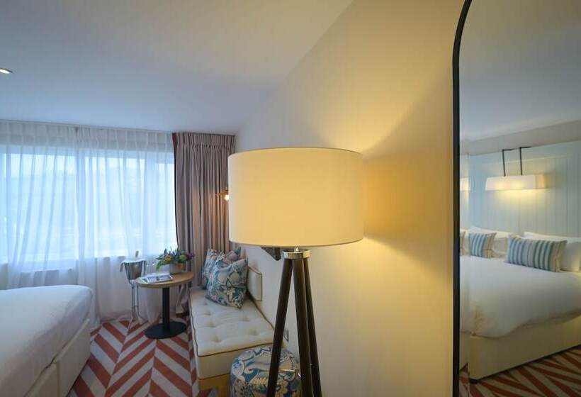 Семейный Номер, The Relais Cooden Beach