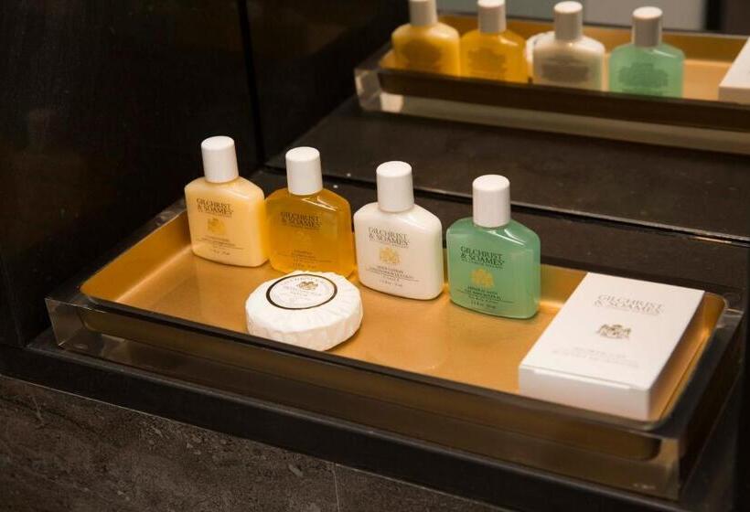 适合残疾人使用的标准间, Crowne Plaza Basingstoke, An Ihg