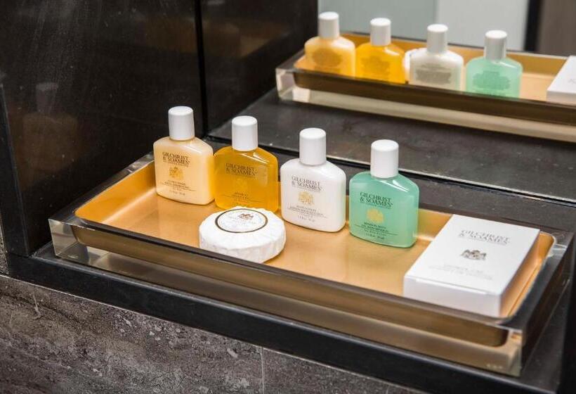 חדר קלאב, Crowne Plaza Basingstoke, An Ihg