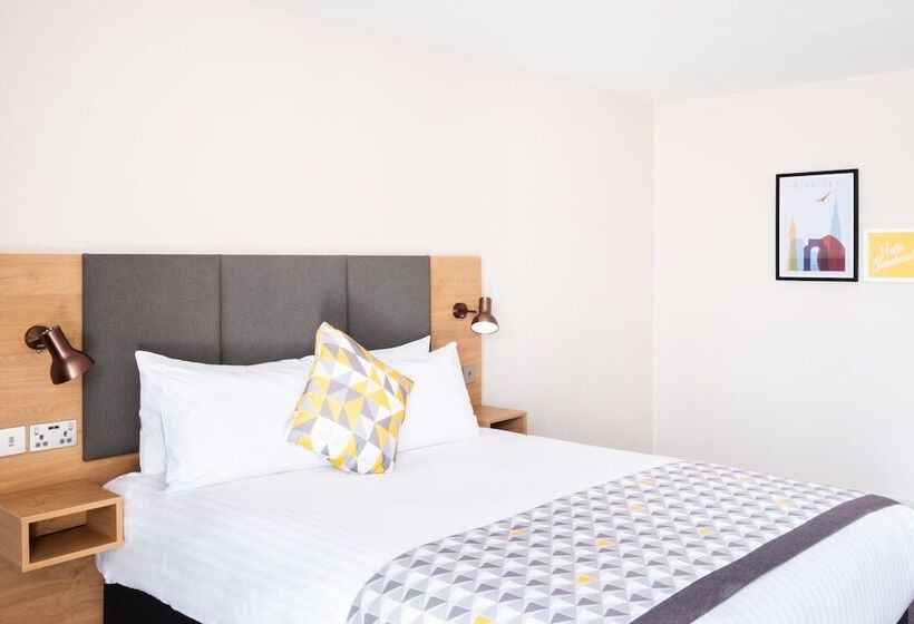غرفه قياسيه سريرين مزدوجين, Holiday Inn Leicester City, An Ihg