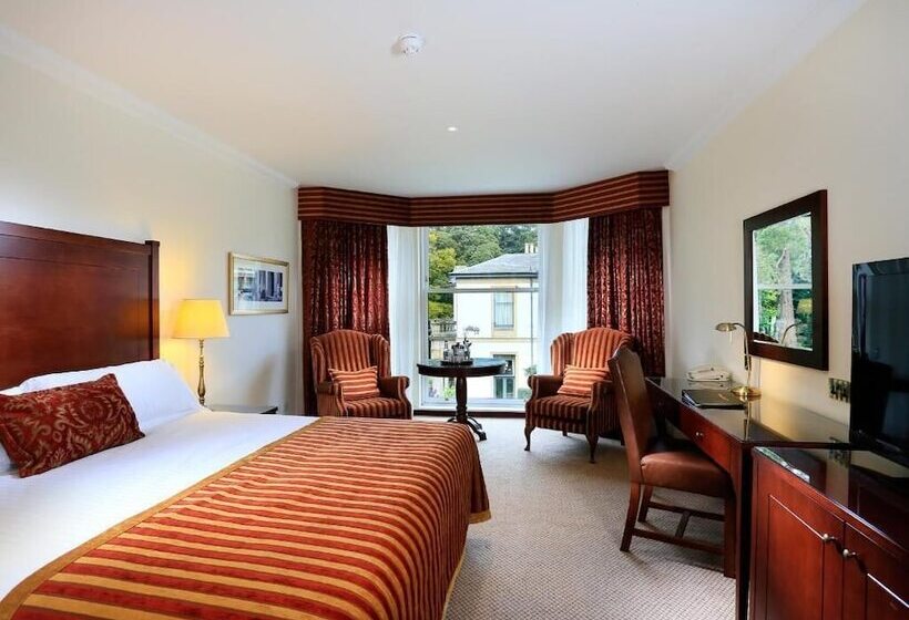 Номер Deluxe, Macdonald Norwood Hall