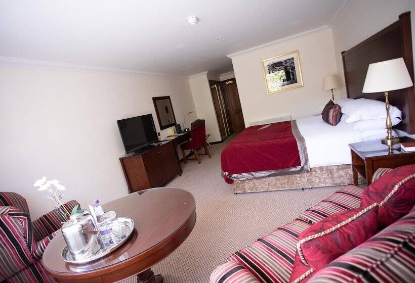 Номер Superior, Macdonald Norwood Hall