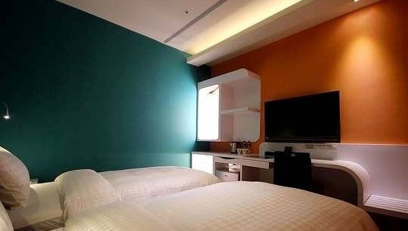 Номер Deluxe, Macdonald Norwood Hall