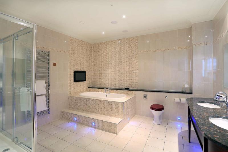 Люкс Повышенной Комфортности, Macdonald Norwood Hall