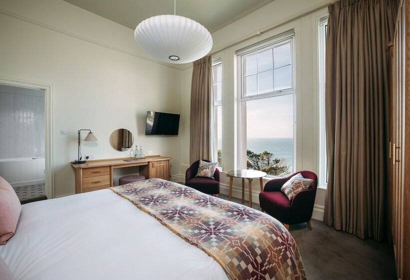 Номер Стандарт Вид на Море, Polurrian On The Lizard