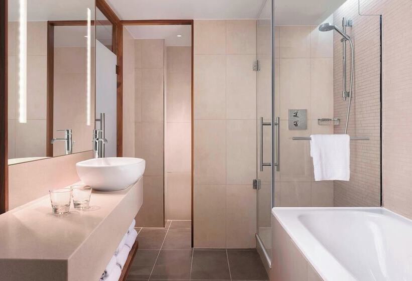 스탠다드 전망 룸, Sheraton Grand Hotel & Spa