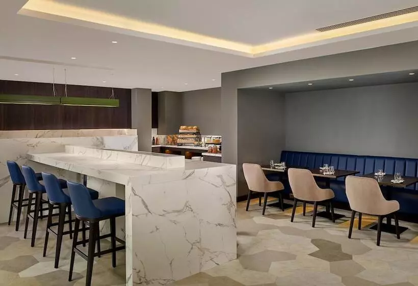 اتاق کلاب, Sheraton Grand Hotel & Spa