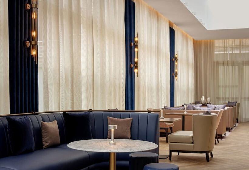 Номер Клуб, Sheraton Grand Hotel & Spa