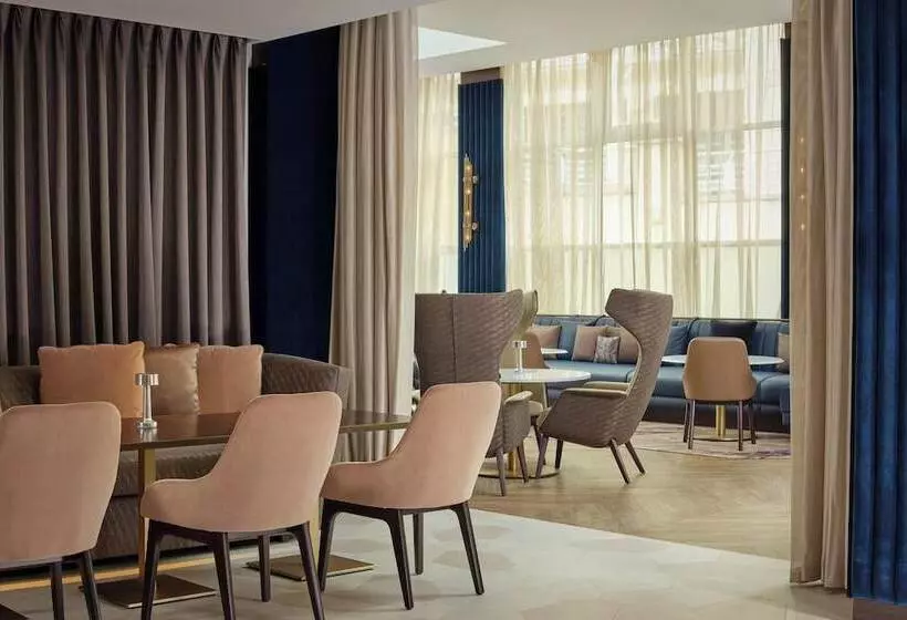 اتاق کلاب, Sheraton Grand Hotel & Spa