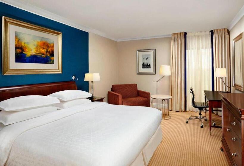 חדר קלאסי מיטת קינג סייז, Sheraton Skyline Hotel London Heathrow