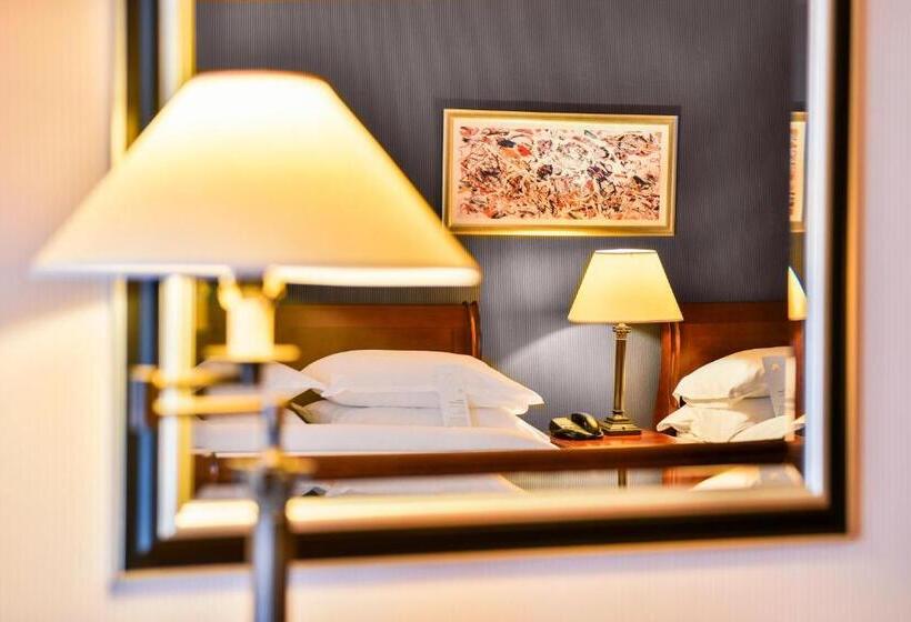 חדר משפחתי, Sheraton Skyline Hotel London Heathrow