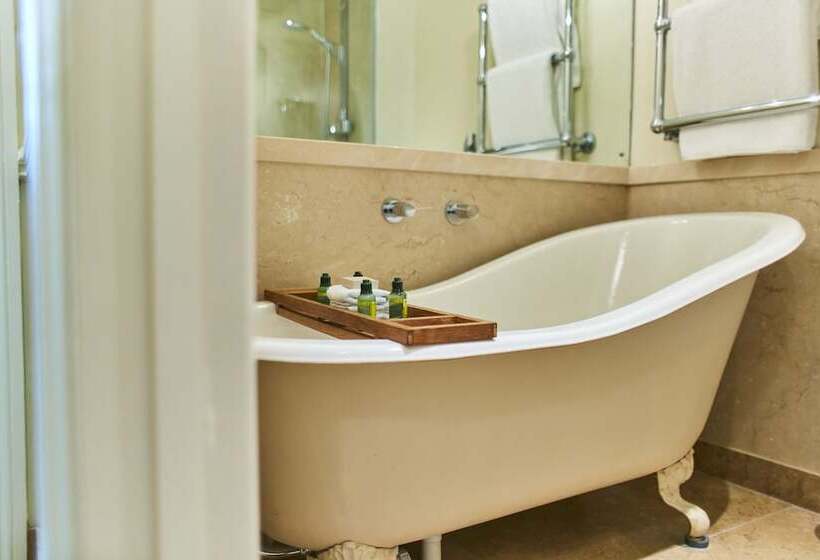 Номер Superior, The Bath Priory  A Relais & Chateaux