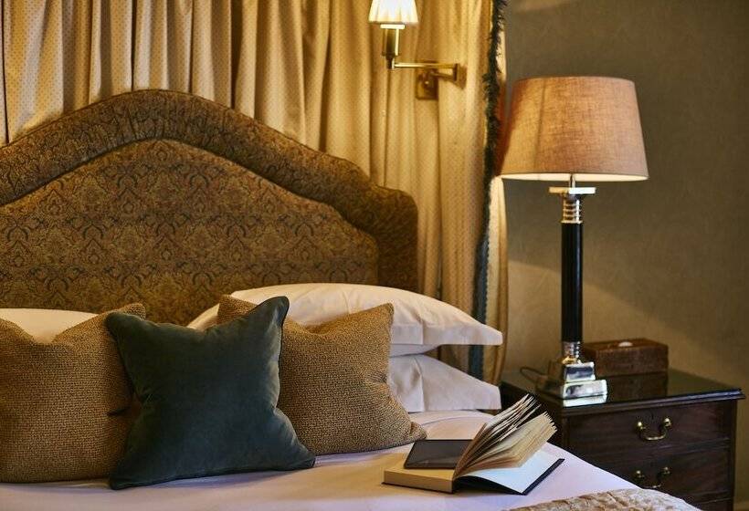 Номер Deluxe, The Bath Priory  A Relais & Chateaux