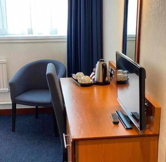 标准间, The Liner At Liverpool