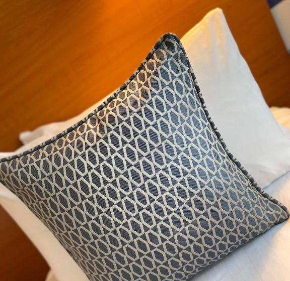 标准间, The Liner At Liverpool