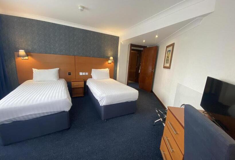 家庭间, The Liner At Liverpool