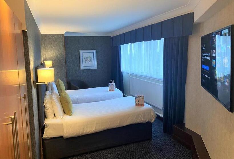 豪华家庭房间, The Liner At Liverpool