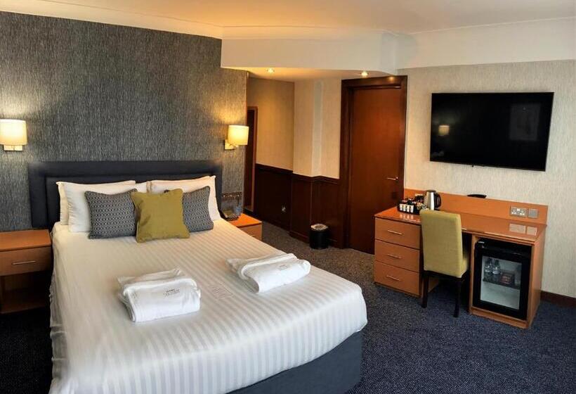 豪华家庭房间, The Liner At Liverpool