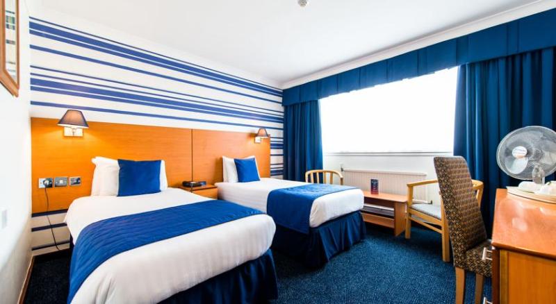 标准间, The Liner At Liverpool