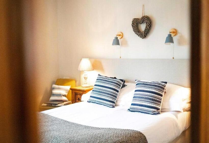 غرفة قياسية, The Old Ferry Inn