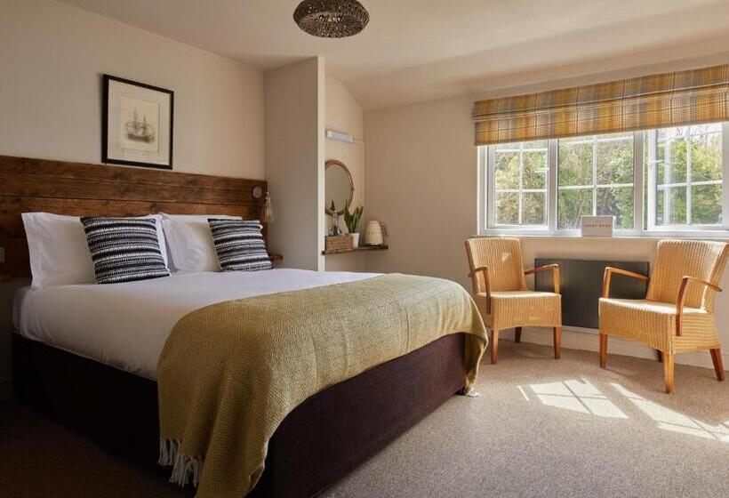 غرفة قياسية مطلّة علي النهر, The Old Ferry Inn