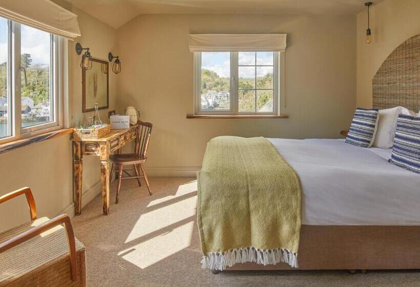 غرفة قياسية مطلّة علي النهر, The Old Ferry Inn