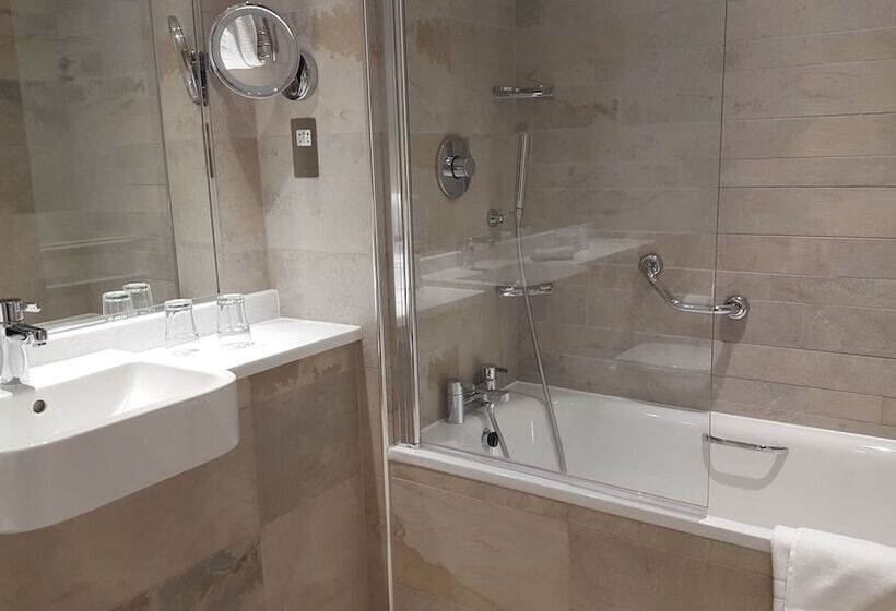 غرفة تنفيذية, Trout